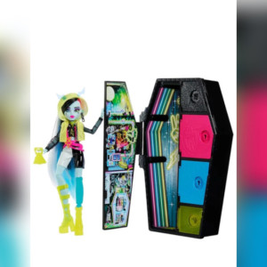 Депутат Госдумы из Владимирской области обеспокоился продажей кукол Monster High