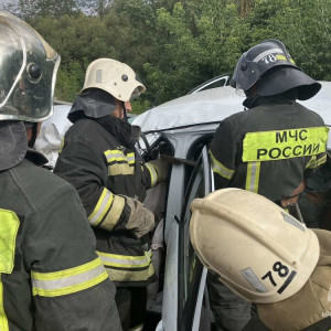 Во Владимирской области столкнулись 3 автомобиля и рейсовый автобус