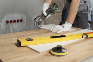 В Радужном расторгли контракт с подрядчиком по ремонту поликлиники