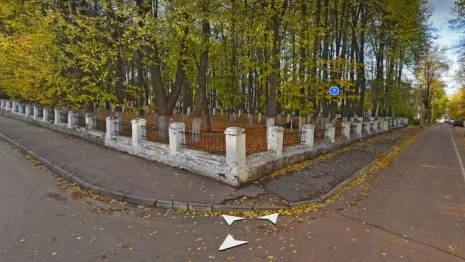 Во Владимире в Курсантском сквере заменят аварийное ограждение 