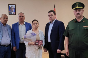 Во Владимире дочери погибшего в СВО бойца вручили Орден Мужества