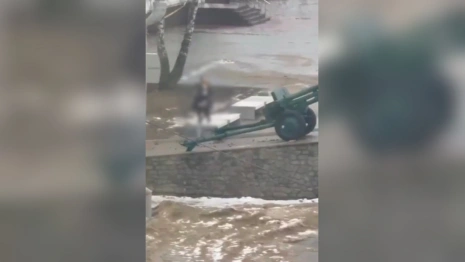 В Муроме женщина станцевала в нижнем белье у мемориала на площади Победы