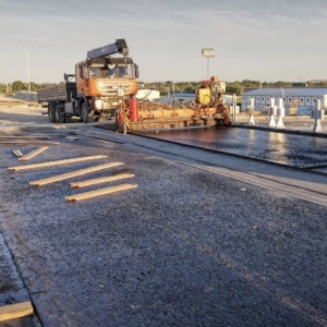 На мосту через Оку на М-12 во Владимирской области начали укладывать асфальт