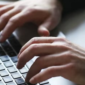 Владимирца арестовали на 2 недели за демонстрацию нацистской символики