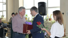 Путин присвоил звание «Народного художника РФ» мастеру из Гусь-Хрустального