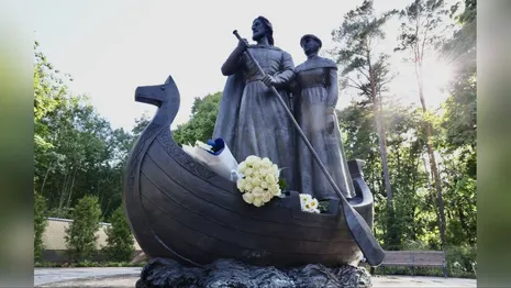 В Санкт-Петербурге появился памятник Петру и Февронии Муромским
