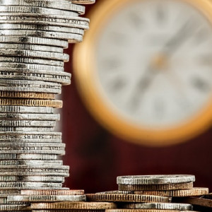 Во Владимире сотрудница алкомаркета добилась выплаты долга по зарплате в 330 тысяч