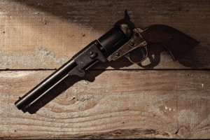 Рецидивистку из Владимира осудили за продажу ружья