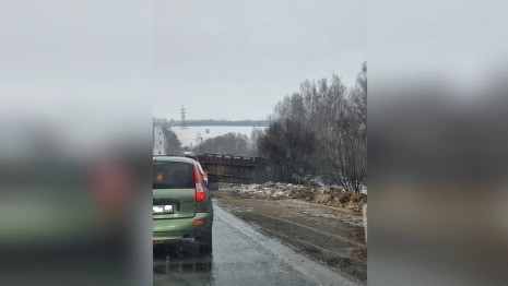 На трассе под Владимиром перевернулся мусоровоз