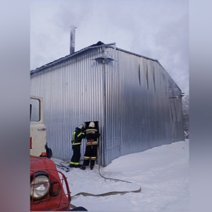 Во Владимирской области загорелся цех на территории строительного магазина 