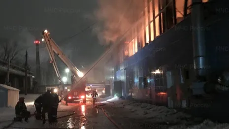 В Коврове с территории загоревшегося электромеханического завода вывели 57 человек