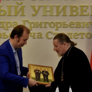 В храм Владимирского госуниверситета привезли икону покровителей юристов