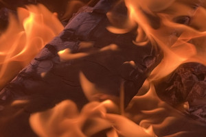 В одном из гаражей Александрова неизвестные подожгли машину