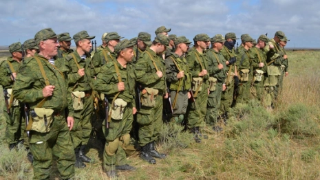 Прокуратура разобралась в скандале с запретом на выезд мужчин из Радужного