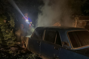 Во владимирском микрорайоне Лесной загорелась «семерка»