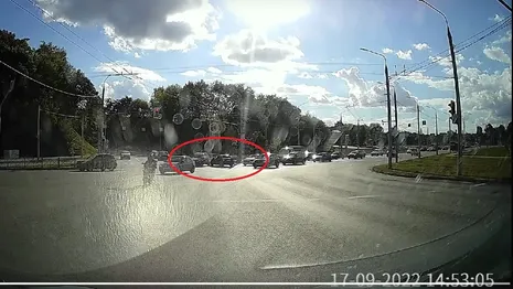 Легковушка влетела в поток машин на Лыбедской магистрали во Владимире 