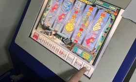 В Александрове владелец «пивнухи» разместил в магазине автомат для казино