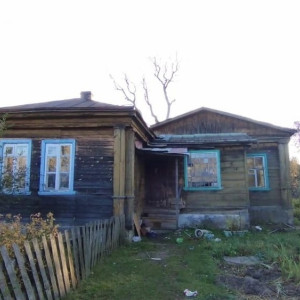 В Киржаче забыли снести расселеный аварийный дом