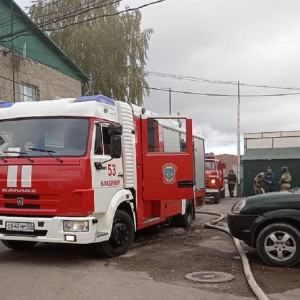 Во Владимире загорелся мебельный склад