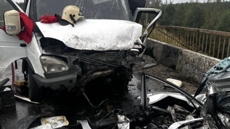 На М-7 в Собинском районе столкнулись иномарка и грузовик: один из водителей погиб