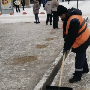 Во Владимире на уборку снега направили 35 машин и 50 дворников