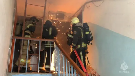 Пожар в пятиэтажке в Коврове тушили 20 спасателей