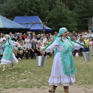 Во Владимире победителю борьбы на Сабантуе подарили живого барана