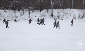 Во Владимирской области спасатели прогнали 50 рыбаков с тонкого льда