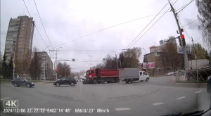 Момент ДТП со скорой и фурой во Владимире попал на видео