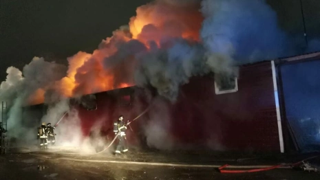 Мощный пожар на мебельном производстве под Владимиром ликвидировали через 19 часов