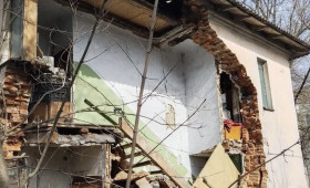 Во Владимире рухнула стена дома на улице Лакина