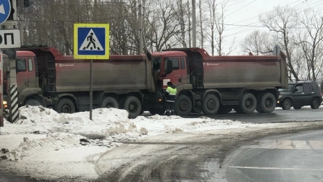 Во Владимире у «Глобуса» столкнулись два самосвала