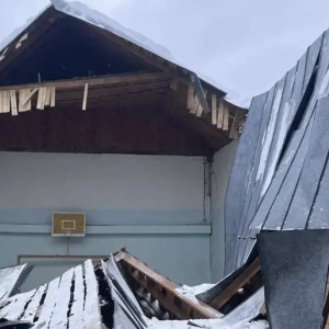 Во Владимирской области рухнули крыша спортзала и козырек сетевого магазина