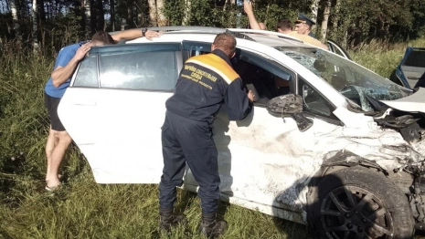 Во Владимирской области столкнулись Toyota и «Лада»: минимум один человек пострадал