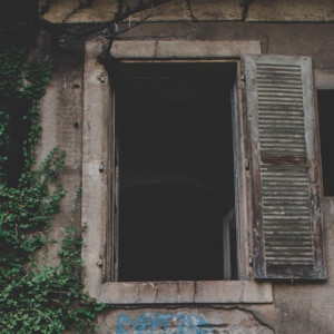 Во Владимире чиновницу обвинили в заселении людей в аварийный дом рядом с психдиспансером