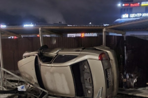 Во Владимире две машины перевернулись у «Тандема»