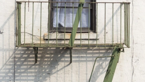 Во Владимире мужчина упал с пожарной лестницы с высоты 9 этажа