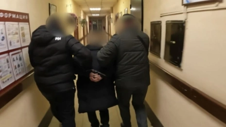 В Гусь-Хрустальном мужчина ограбил девушку в ее же машине