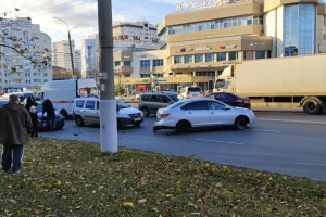 Во Владимире 3 машины столкнулись у «Крейсера»