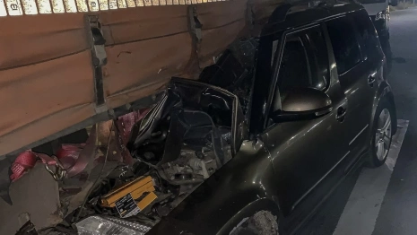 Во Владимирской области фура «зажевала» легковушку: двое человек погибли