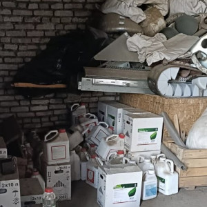 В Юрьев-Польском районе ферма попалась на хранении пестицидов рядом с урожаем