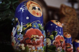 В Суздале создадут стол с левитирующими матрешками