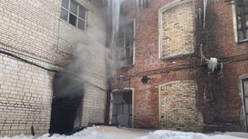 В Камешково крупный пожар охватил производство