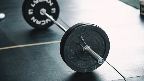 Атлету во время соревнований во Владимирской области на лицо упала тяжелая штанга