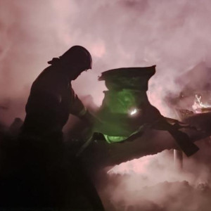 В Александровском районе ночью загорелся дачный дом