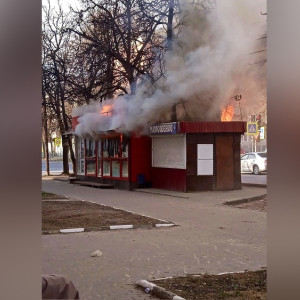 Во Владимире загорелся ларек с шаурмой