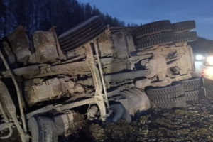 В Юрьев-Польском районе автомобилист попал в больницу после опрокидывания на трассе