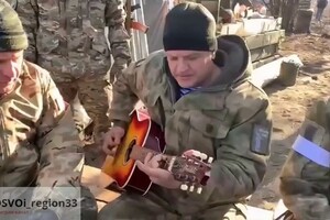 В зоне СВО спецпредставитель губернатора Владимирской области спел под гитару