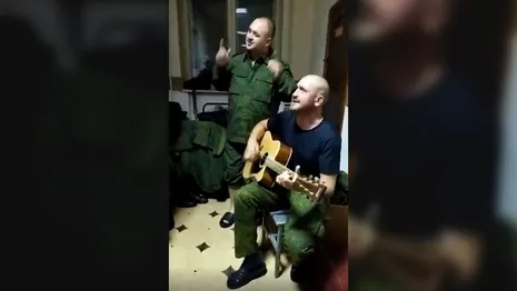 Владимирские мобилизованные зачитали под гитару душевный рэп