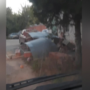 В Коврове машину завалило кирпичами после ДТП